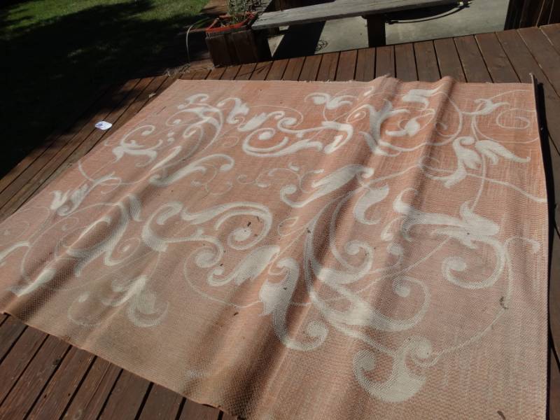 lot 750 image: Lg outdoor patio rug