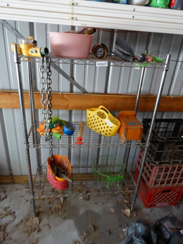 lot 924 image: Contetns on shelf. shelf not included.