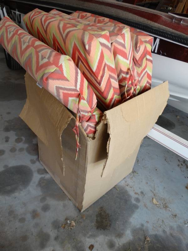 lot 935 image: Seat cushions.
