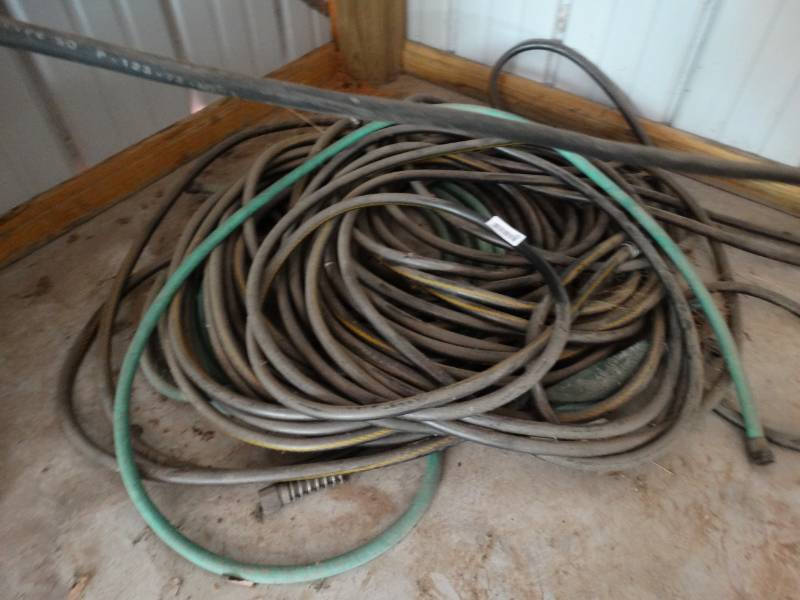 lot 942 image: Lot of water hoses.