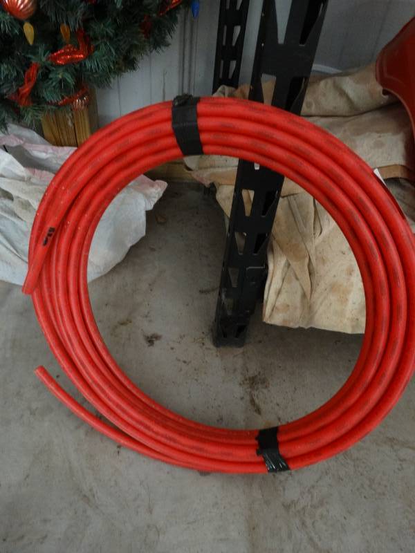 lot 945 image: Sharkbite hose.