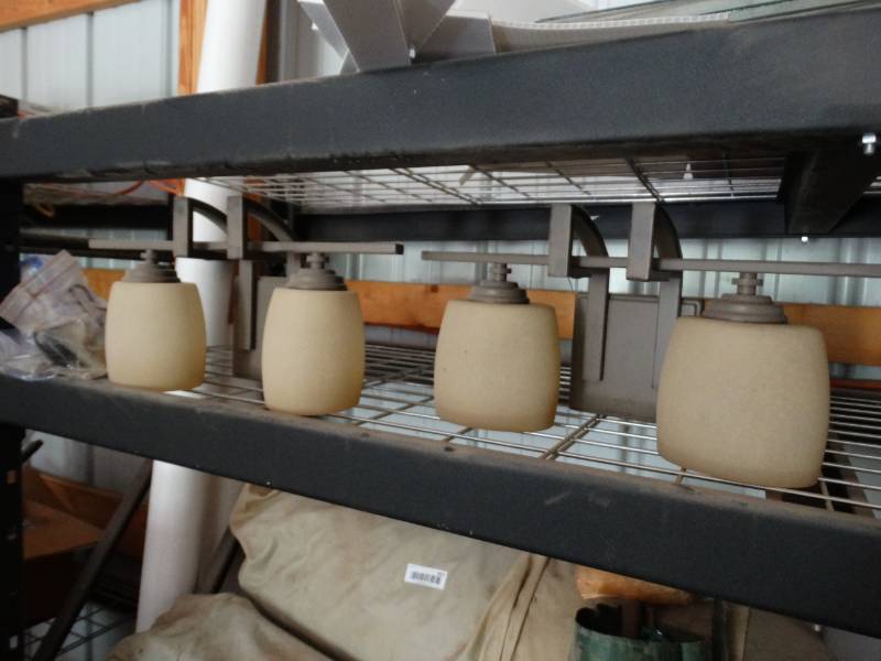lot 955 image: 2 light fixtures