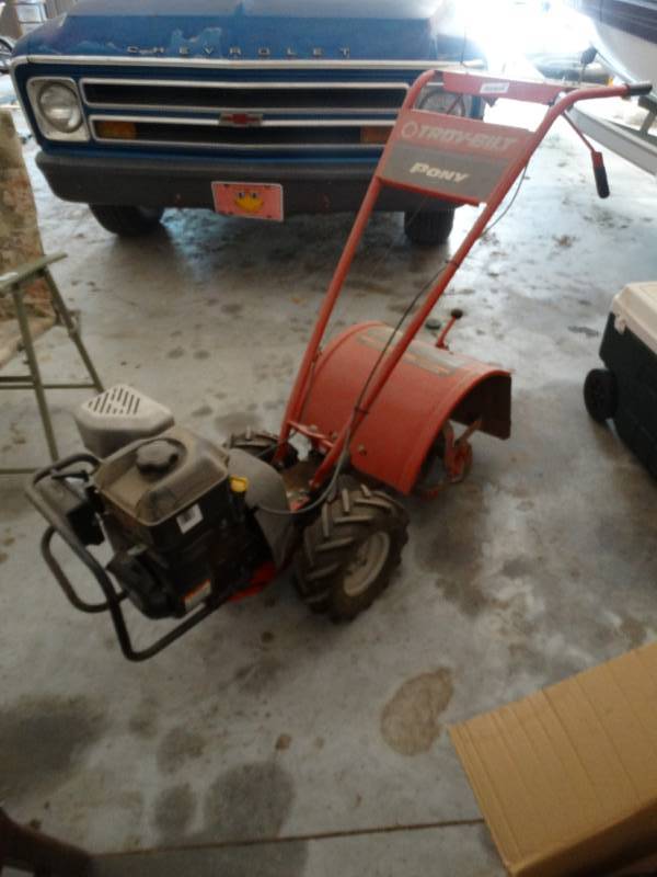 lot 971 image: Troy-Bilt Pony rear tine rototiller