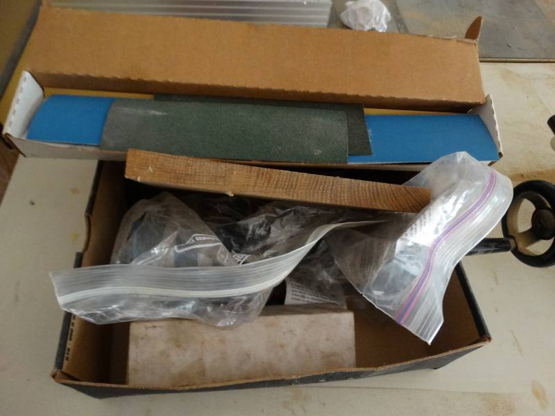 lot 976 image: Lot of hardware & misc.
