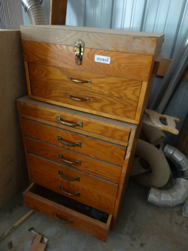 lot 978 image: Very cool wooden roll around top & bottom toolbox w contents