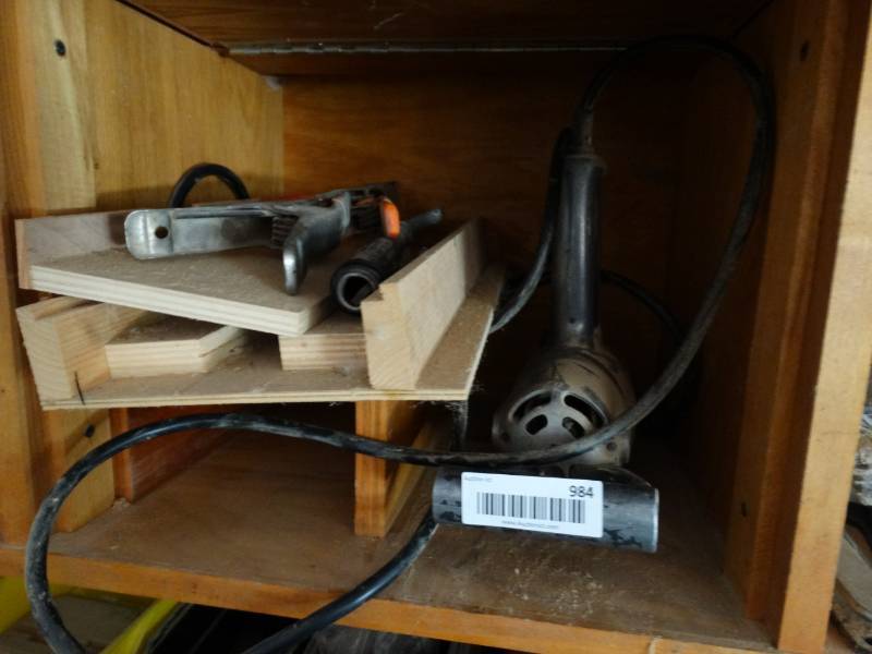 lot 984 image: Black & Decker 12 special drill & other tools