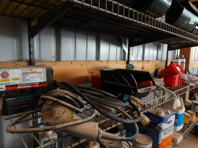 lot 988 image: Lot of assorted hardware