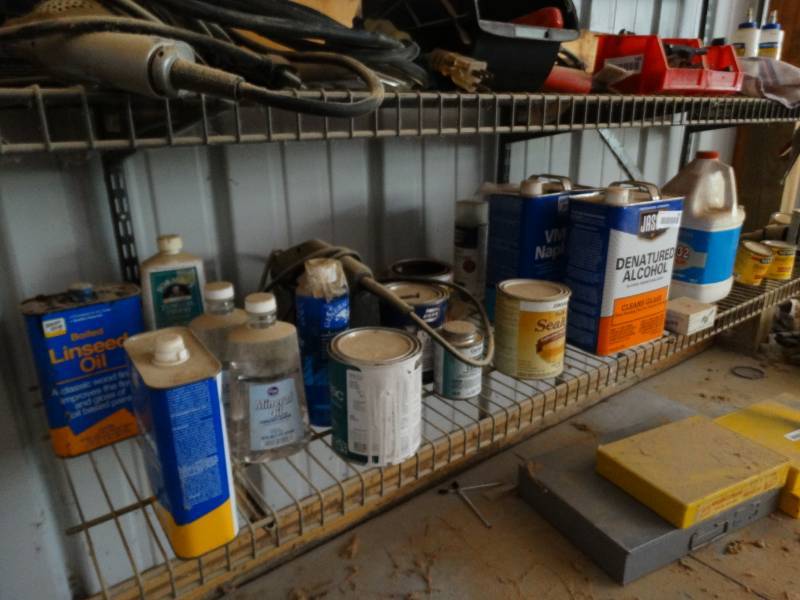 lot 989 image: Lot of various shop chemicals