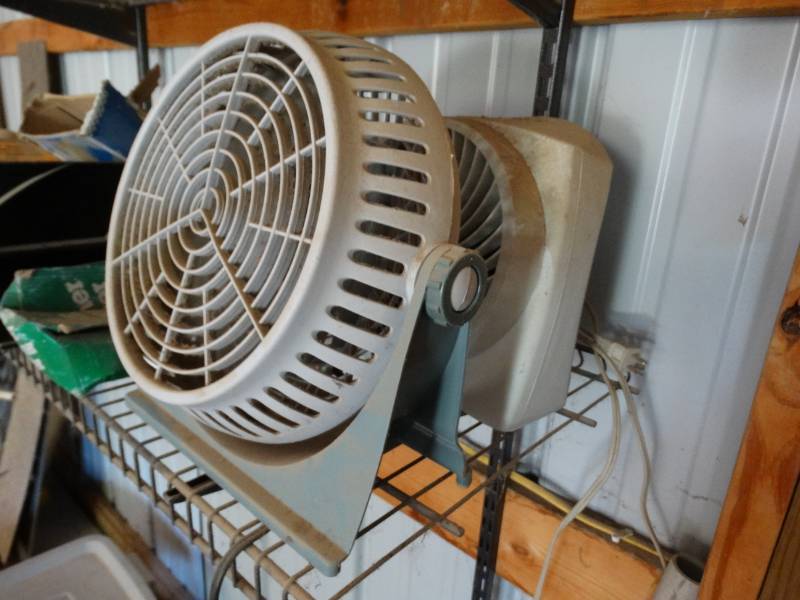 lot 998 image: Fan
