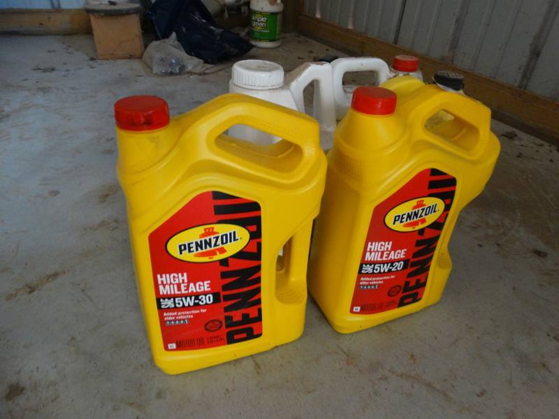 lot 1007 image: Automotive oil anti freeze misc.