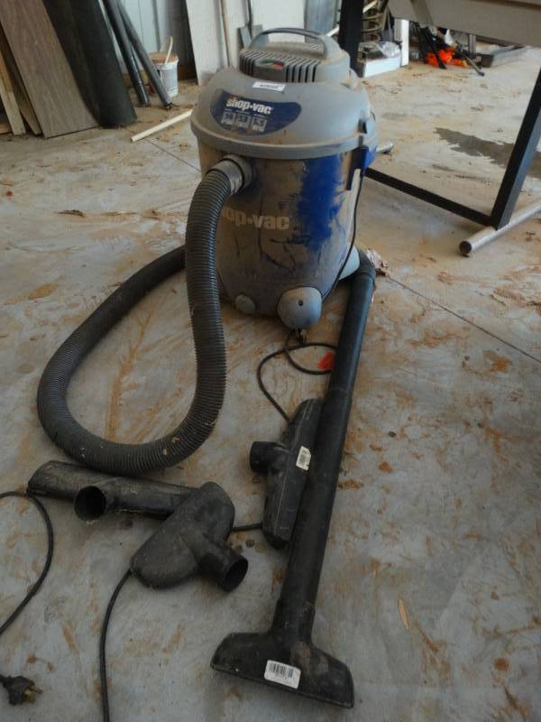 lot 1010 image: Shop-Vac 14 gallon- 5.5 hp wetdry vac