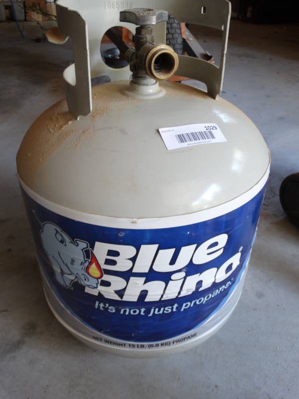 lot 1029 image: Blue Rhino propane tank