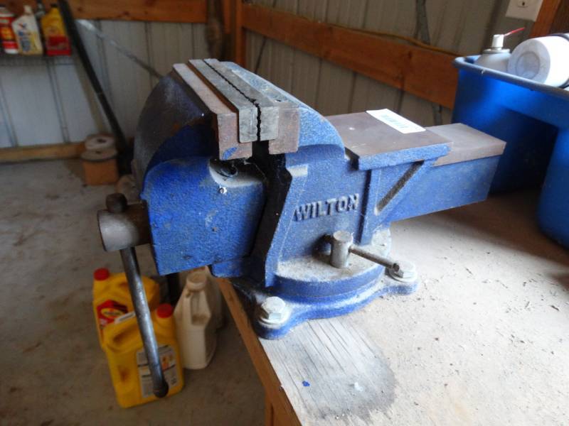 lot 1032 image: Large Wilton bench vise
