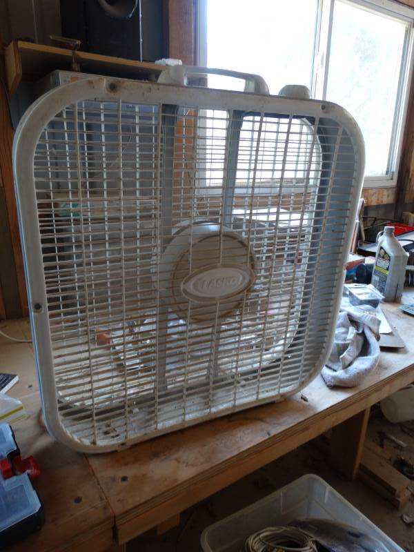 lot 1035 image: Box fan