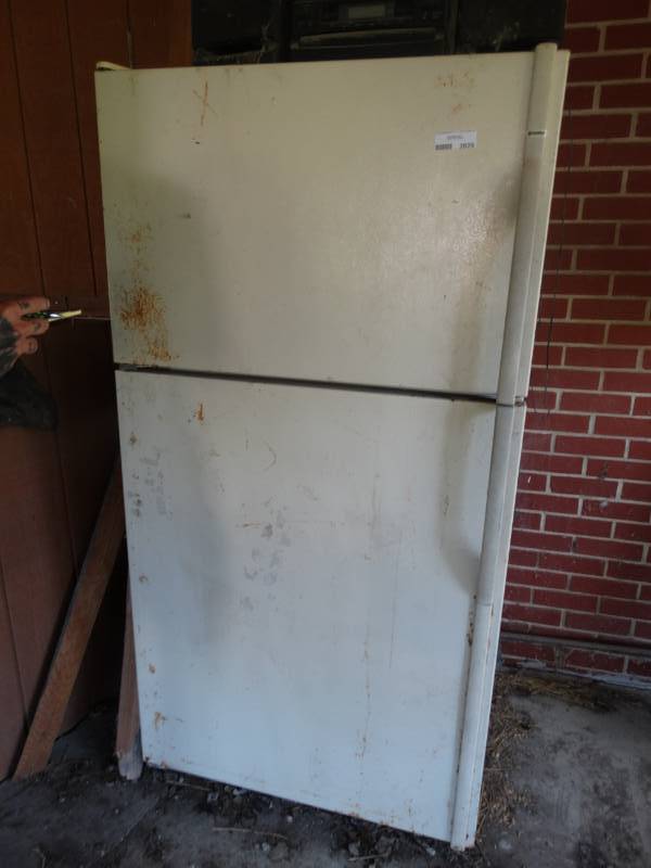 lot 2029 image: Kenmore refrigerator