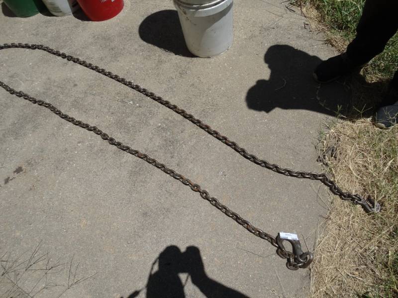 lot 2040 image: Log chain w hook on both ends
