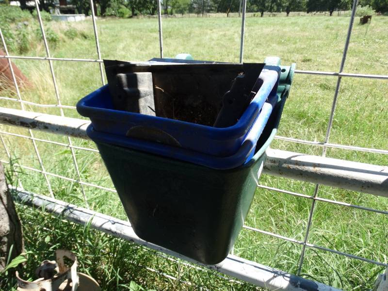 lot 2052 image: hanging feeders