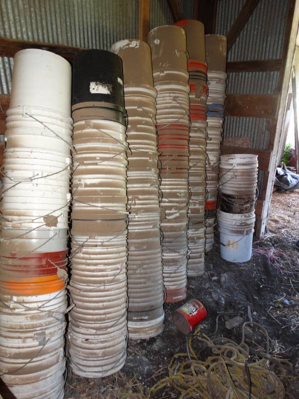 lot 2074 image: HUGE lot of 5 gallon buckets