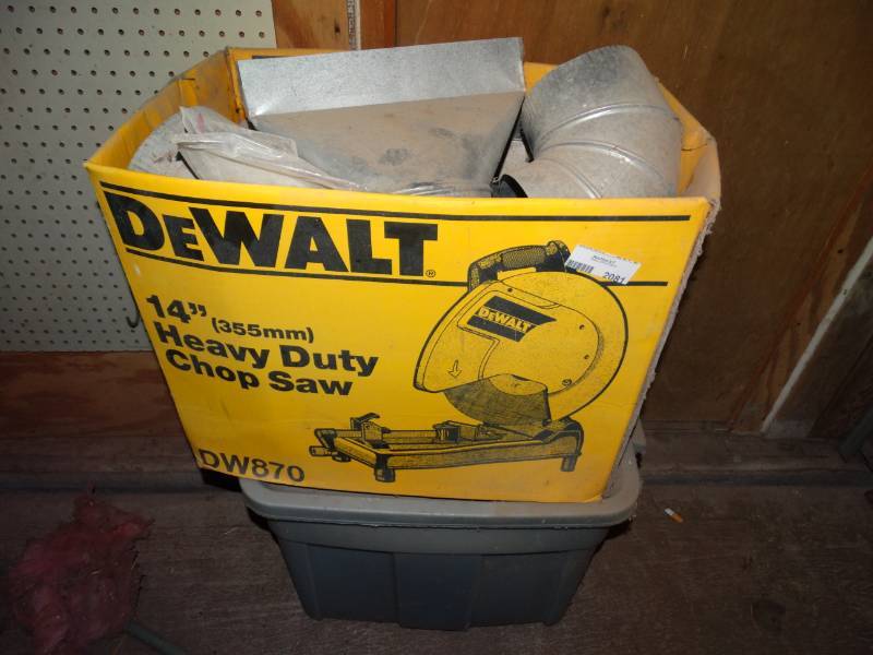 lot 2081 image: Lot of various duct work pieces & empty tote