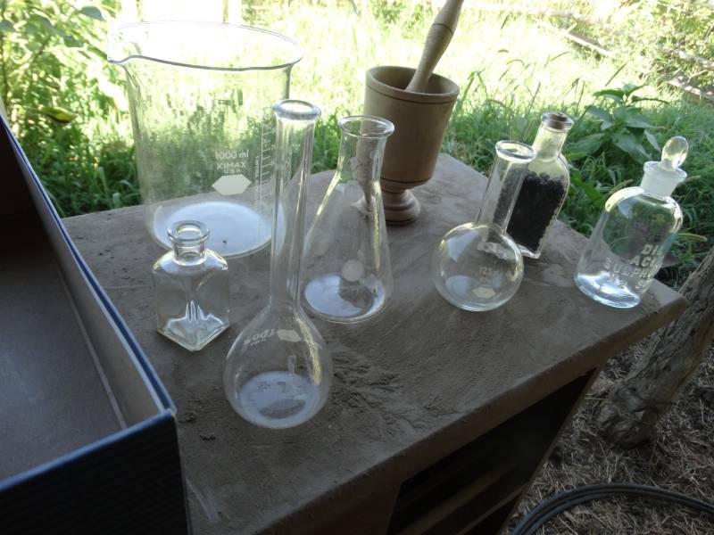 lot 2102 image: Lot of assorted chemistry glassware