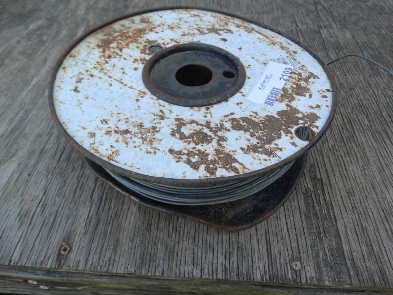 lot 2109 image: Partial roll of electric fence wire