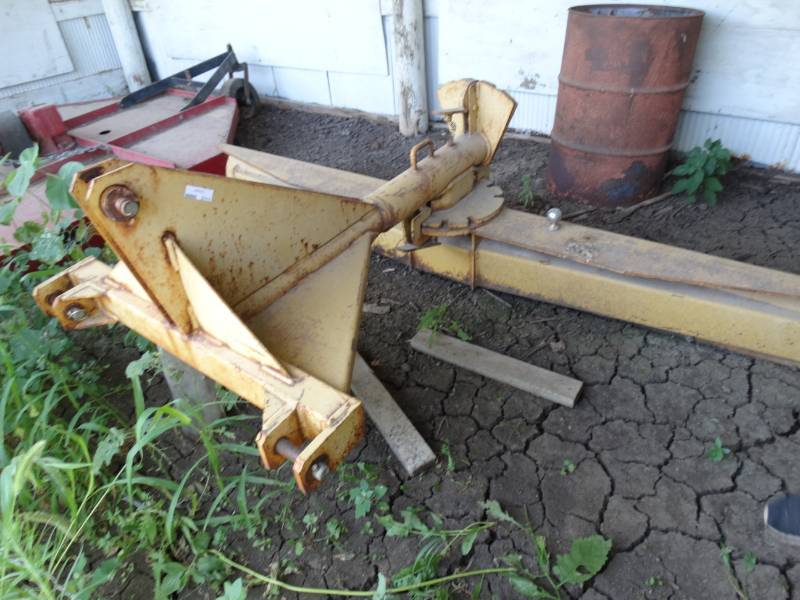 lot 2111 image: Large 8 ft 3 point swivel blade