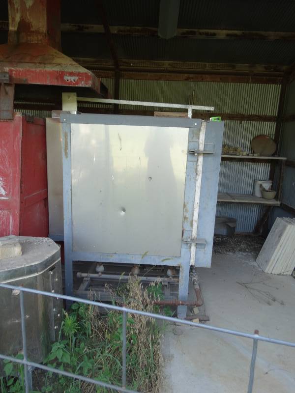 lot 2612 image: Olympic commercial gas kiln- Very large kiln