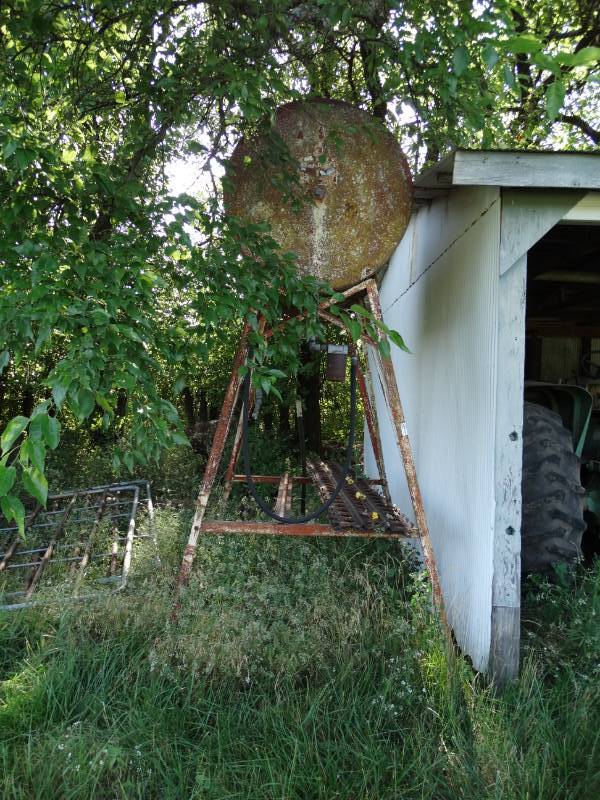 lot 2627 image: Large fuel tank on stand