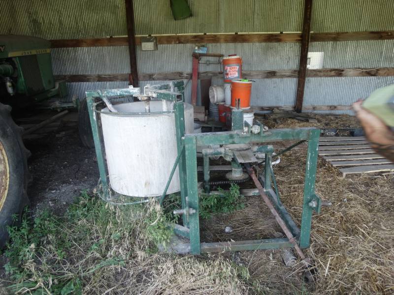 lot 2630 image: 3 point mixer attachment