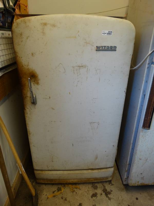 lot 2636 image: Antique Wizard refrigerator