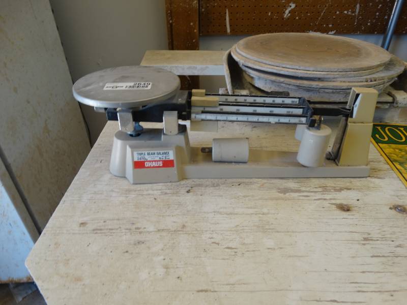 lot 2649 image: Ohaus triple beam balance scale
