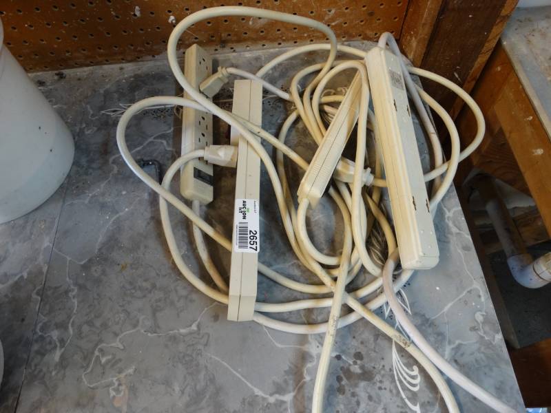 lot 2657 image: 4 power strips