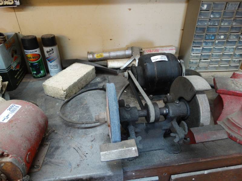 lot 2694 image: Bench grinder