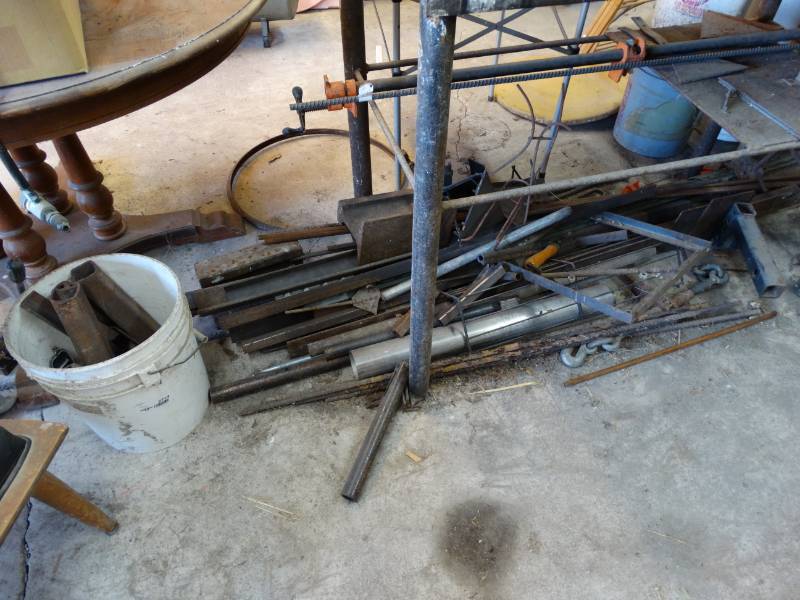 lot 2713 image: Lot of various metal stockscrap metal