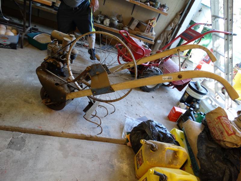 lot 2724 image: Vintage gas cultivator w briggs motor