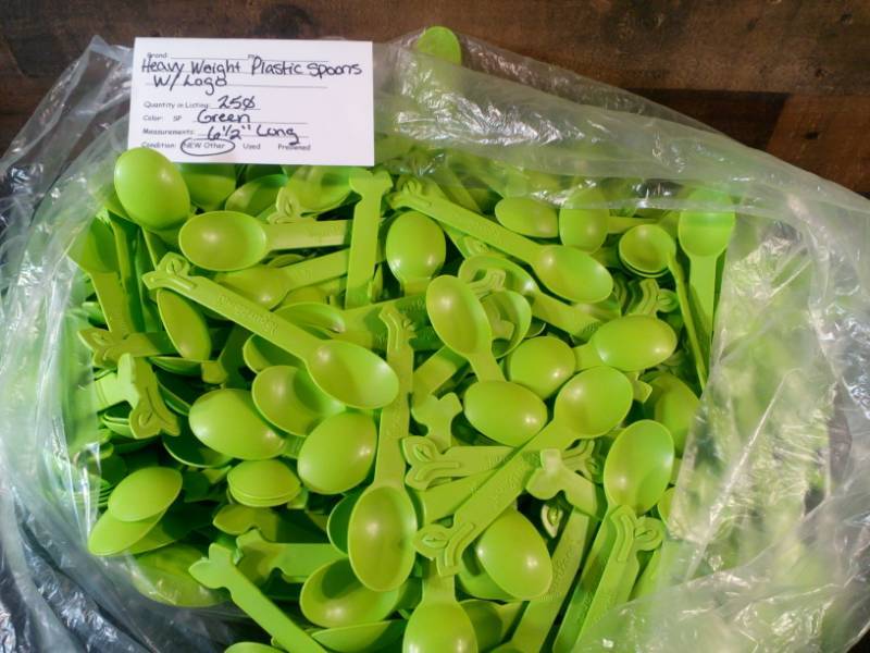 lot 5 image: Heavy Weight Plastic Spoons wLogo