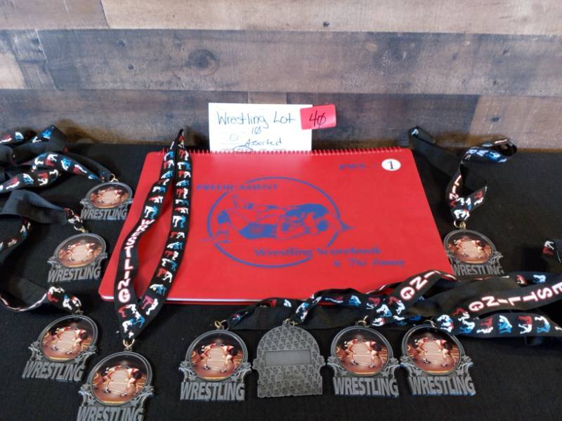 lot 40 image: Wrestling Lot