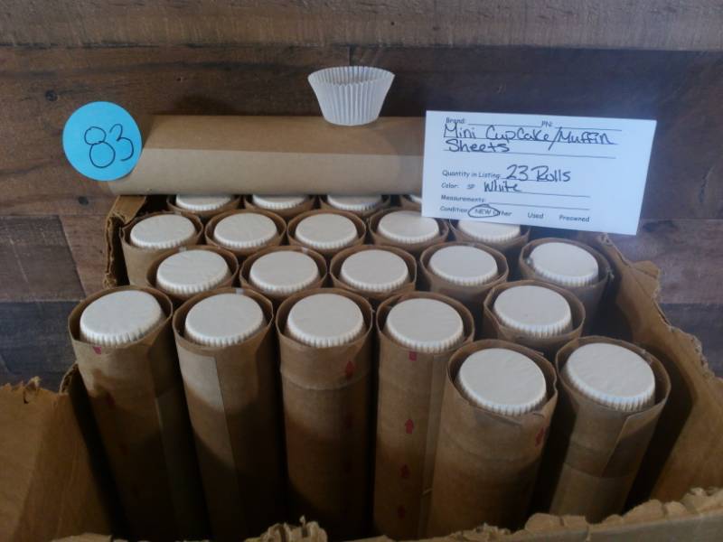 lot 83 image: Mini CupcakeMuffin Liners