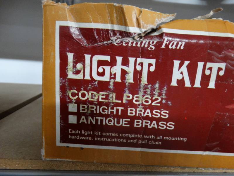 lot 441 image: Ceiling fan light kit.