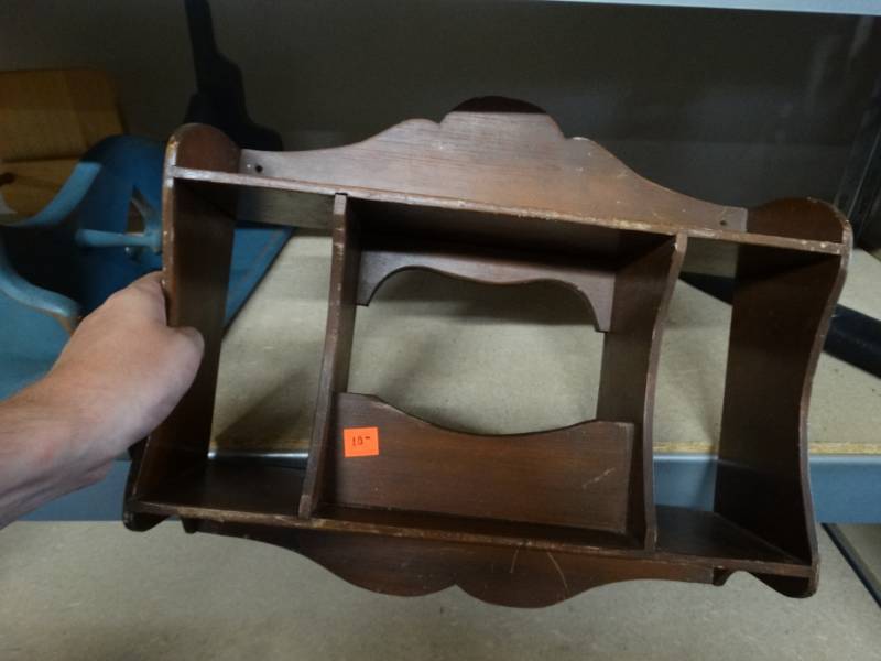 lot 453 image: Wall shelfs.