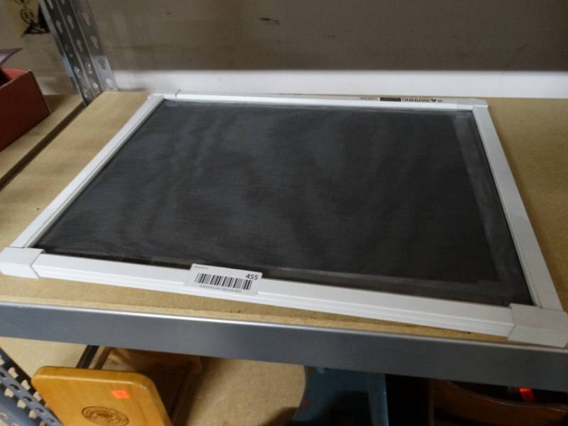 lot 455 image: 2 Small window screens.