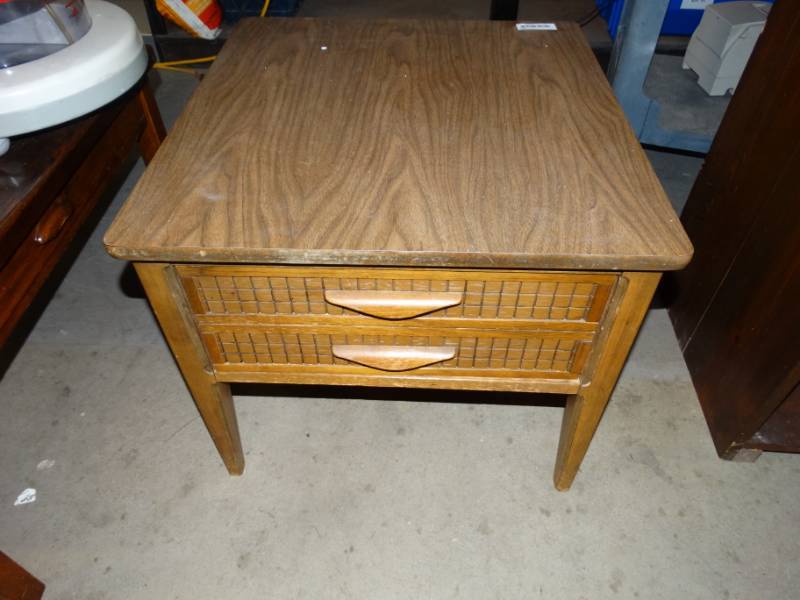 lot 472 image: Wooden side table.