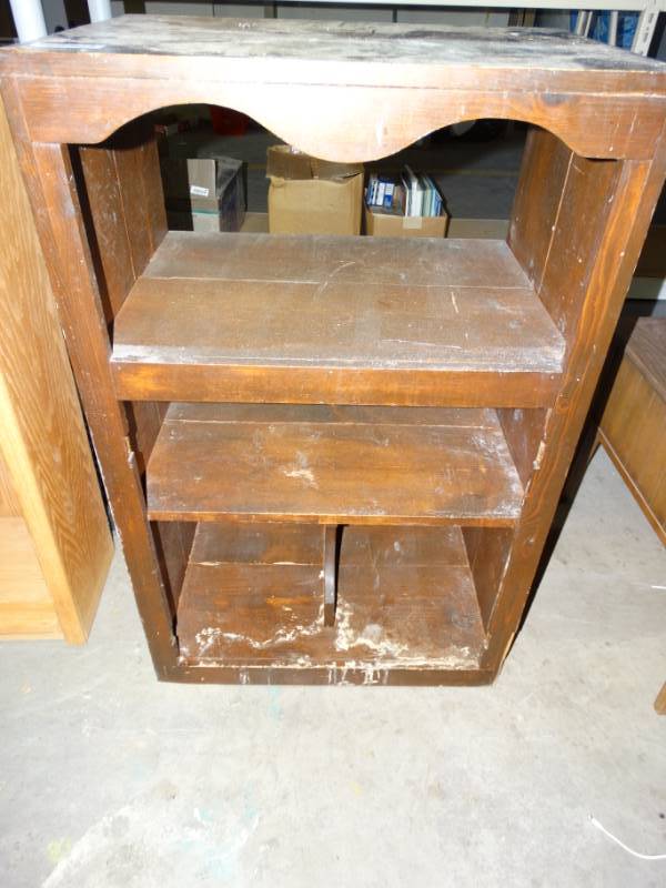 lot 473 image: Wooden book shelf.