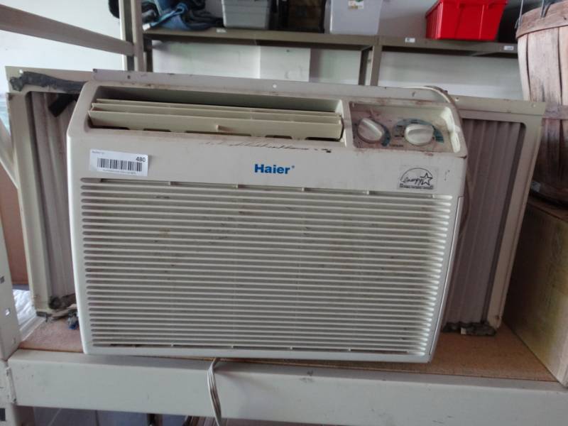 lot 480 image: Haier air conditioner window unit.