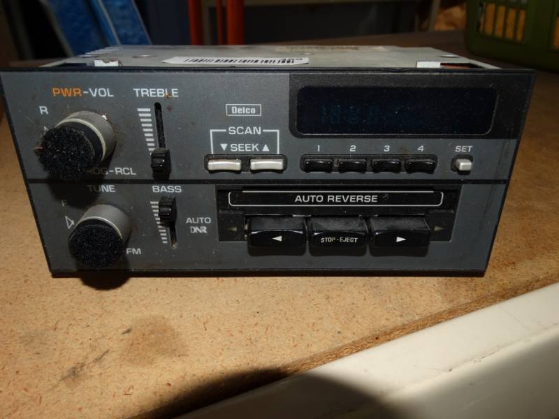 lot 489 image: Stereo cassette player for vehicle.