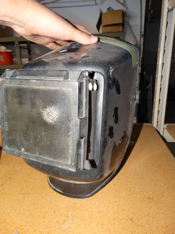 lot 498 image: Welder helmet.