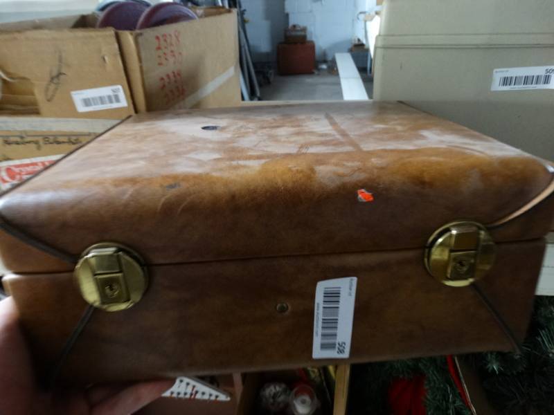 lot 508 image: Briefcase.