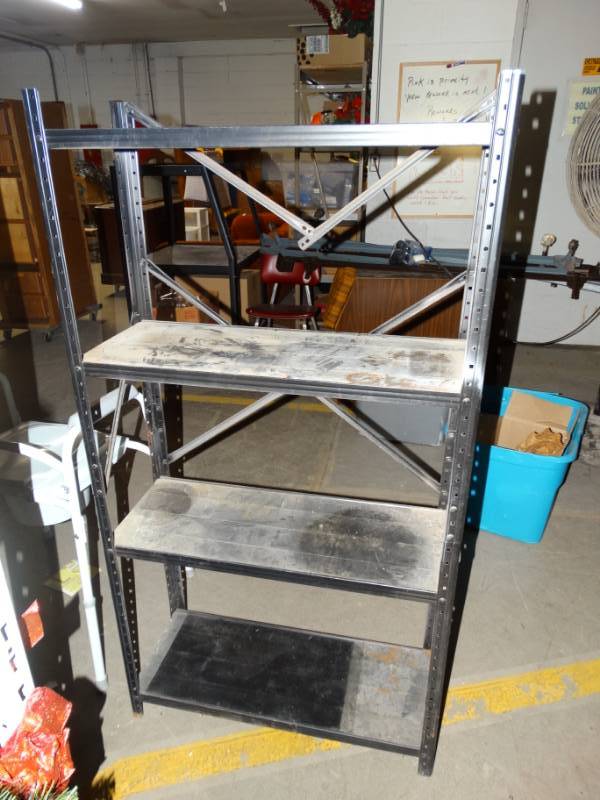 lot 516 image: Metal shelf.