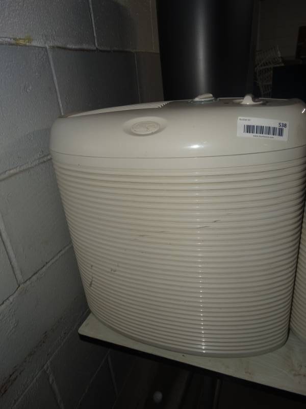 lot 538 image: Hunter hepa tech fan.