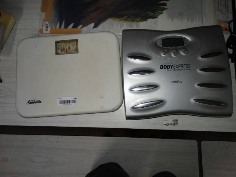 lot 545 image: SUnbeam scale and a Body express scale.